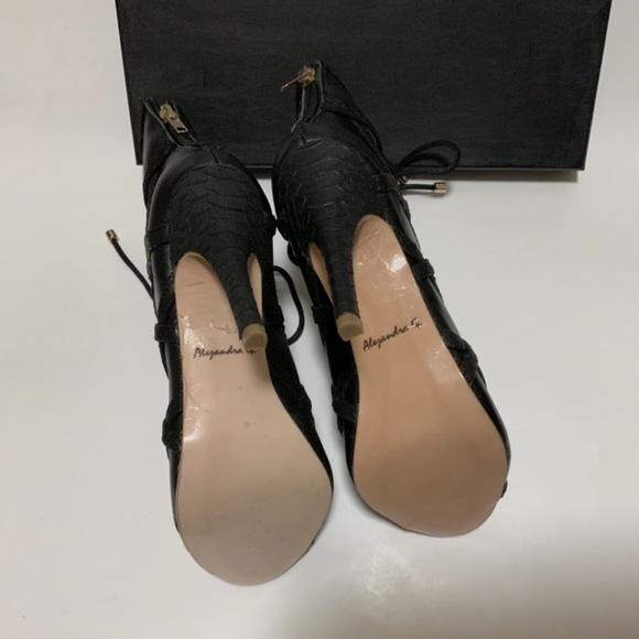 Black laced Alejandra G Wanda Black Leather Snake Stiletto Heel Sandals Pumps 37 - Picture 12 of 13